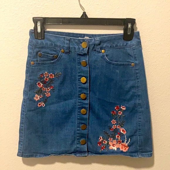 Jean skirt - Picture 1 of 3